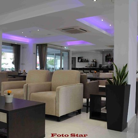 Frixos Suites Hotel Apartments 라르나카 외부 사진