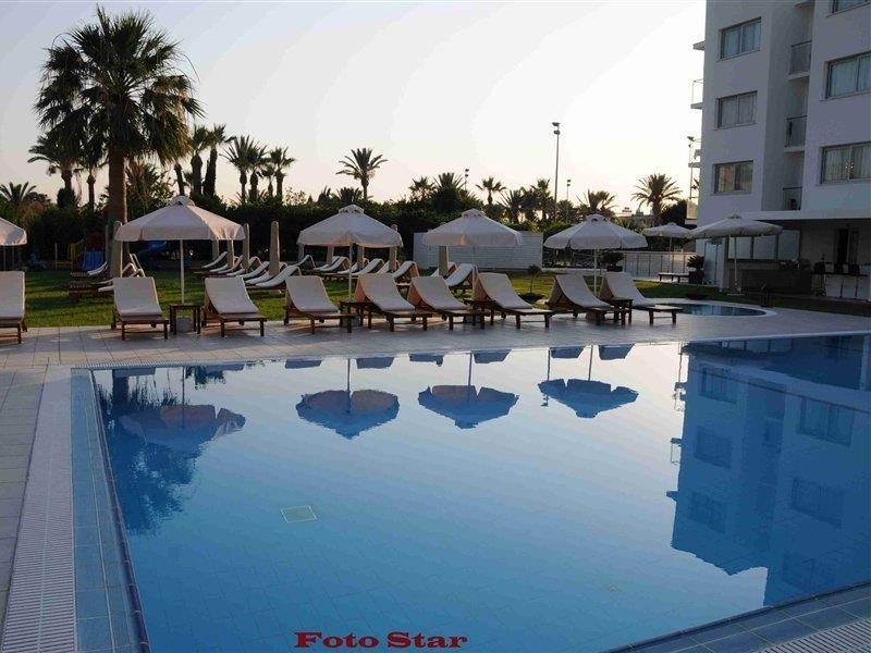 Frixos Suites Hotel Apartments 라르나카 외부 사진