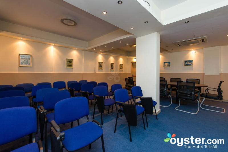 Frixos Suites Hotel Apartments 라르나카 외부 사진